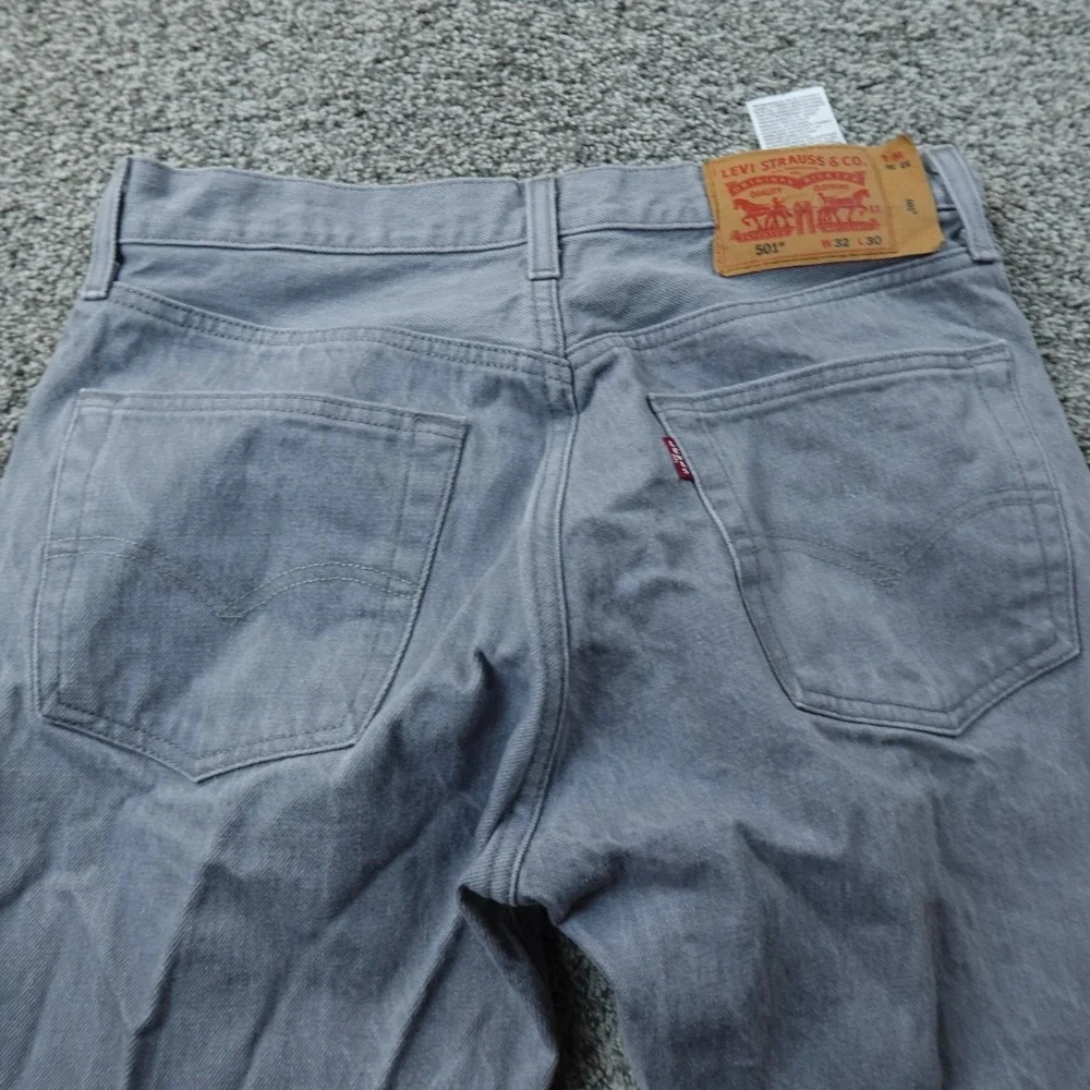 Levis Jeans Mens 32X30 Black Gray Denim Pants‎ 501 Button Fly Straight Western